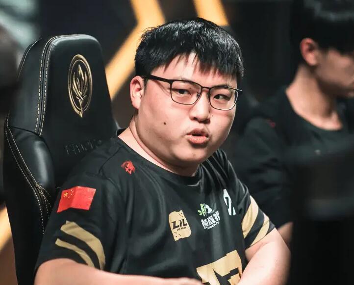 Uzi在巴黎圣日耳曼比赛中连败，惊艳表现引发热议！